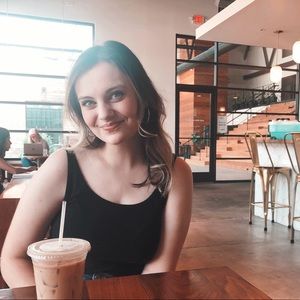 Meet your Posher, Caroline